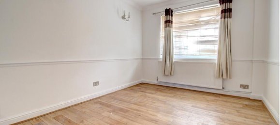 3 bedrooms House in Basingstoke, United Kingdom No. 10778 14