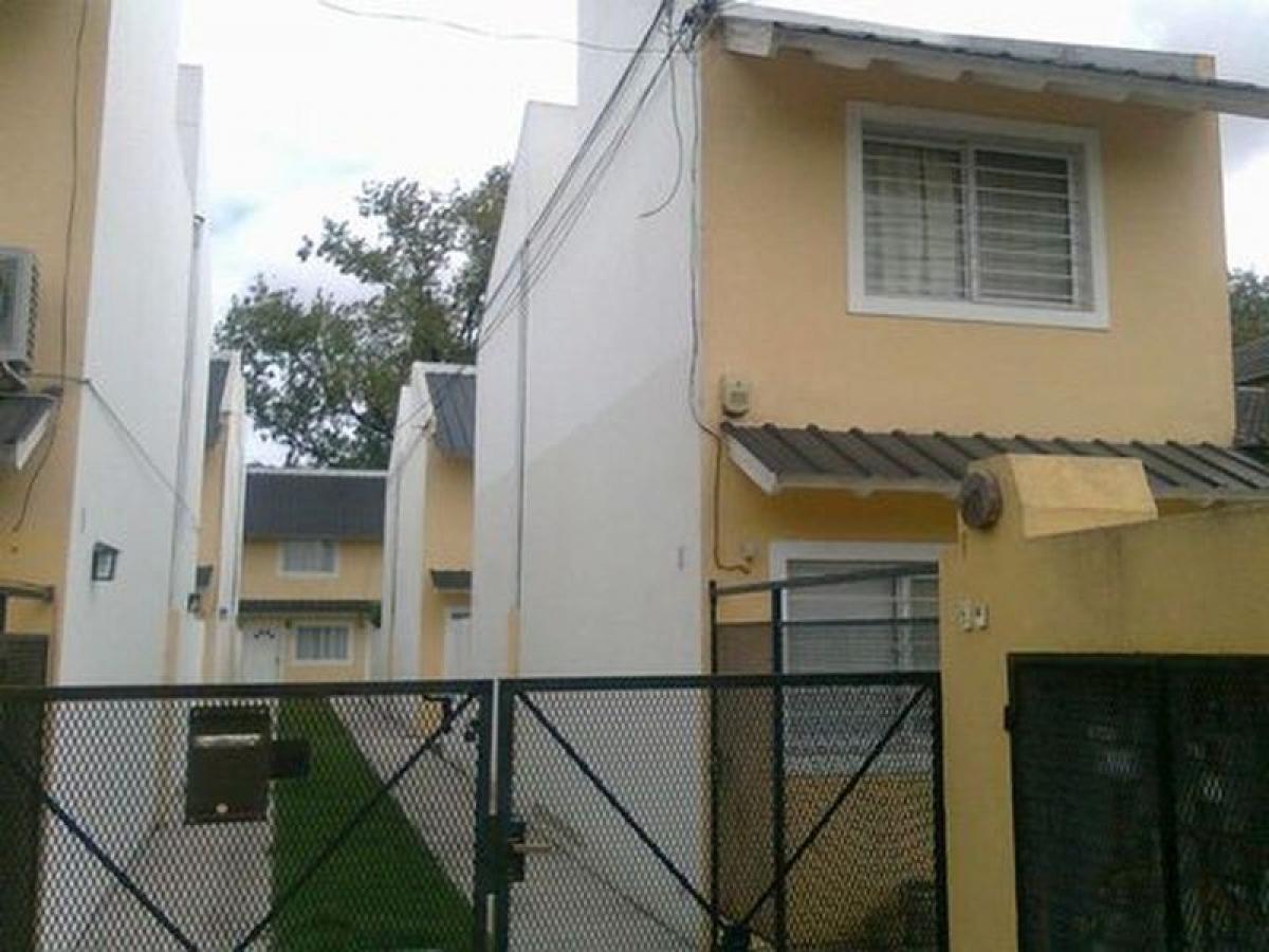 2 bedrooms House in Ituzaingo, Argentina No. 697