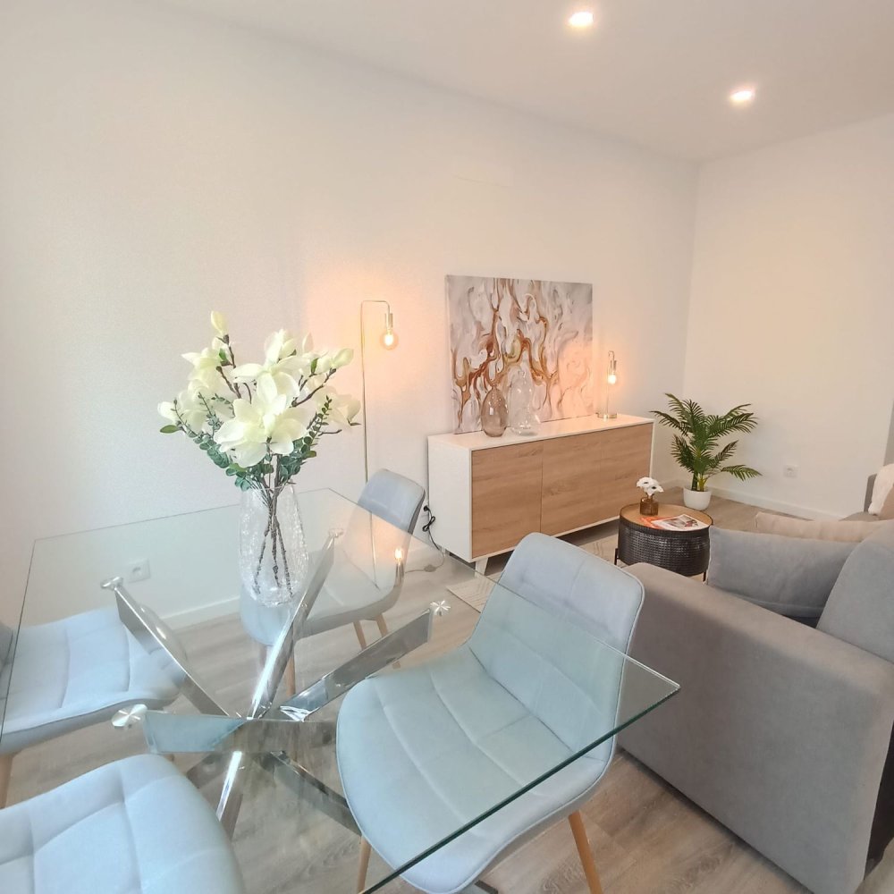 3 bedrooms Apartment in Lisbon, Portugal No. 10688