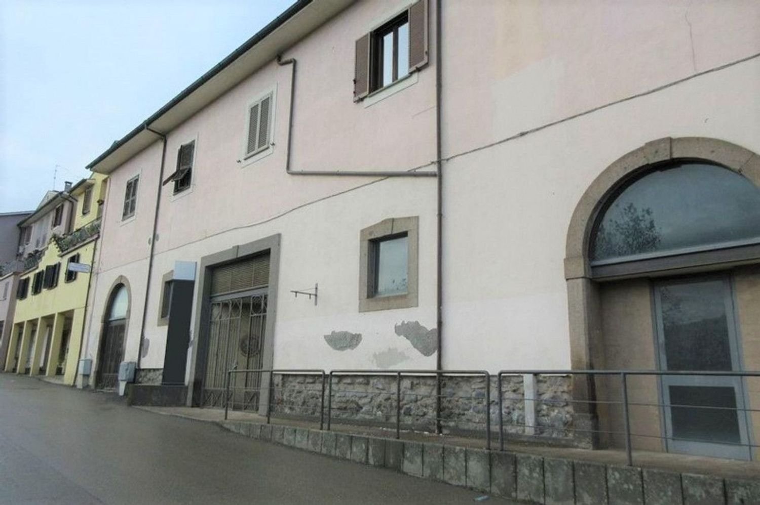 Propiedad comercial en Tuscania, Italy 540 m² No. 371476