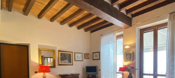 4-salle Appartement à Piacenza, Italy No. 23589 3