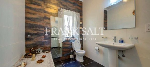 3 bedrooms Apartment in Saint Paul's Bay, Malta No. 2427 2