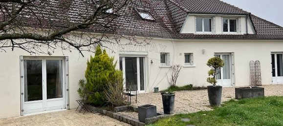 Casa de 7 dormitorios en Saint-Denis-de-l'Hotel, France No. 77292 2