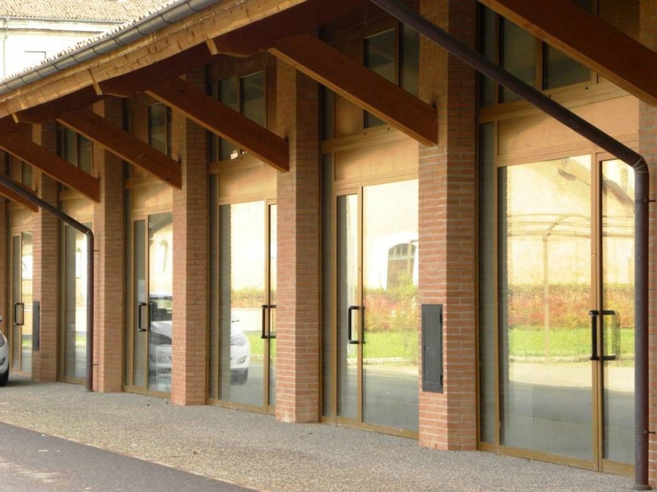 Gewerbliche Immobilie in Piacenza, Italy 224m², Nr. 207512