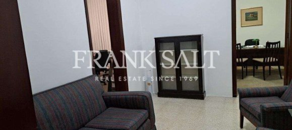 280m² Office in Ta' Xbiex, Malta No. 13627 2