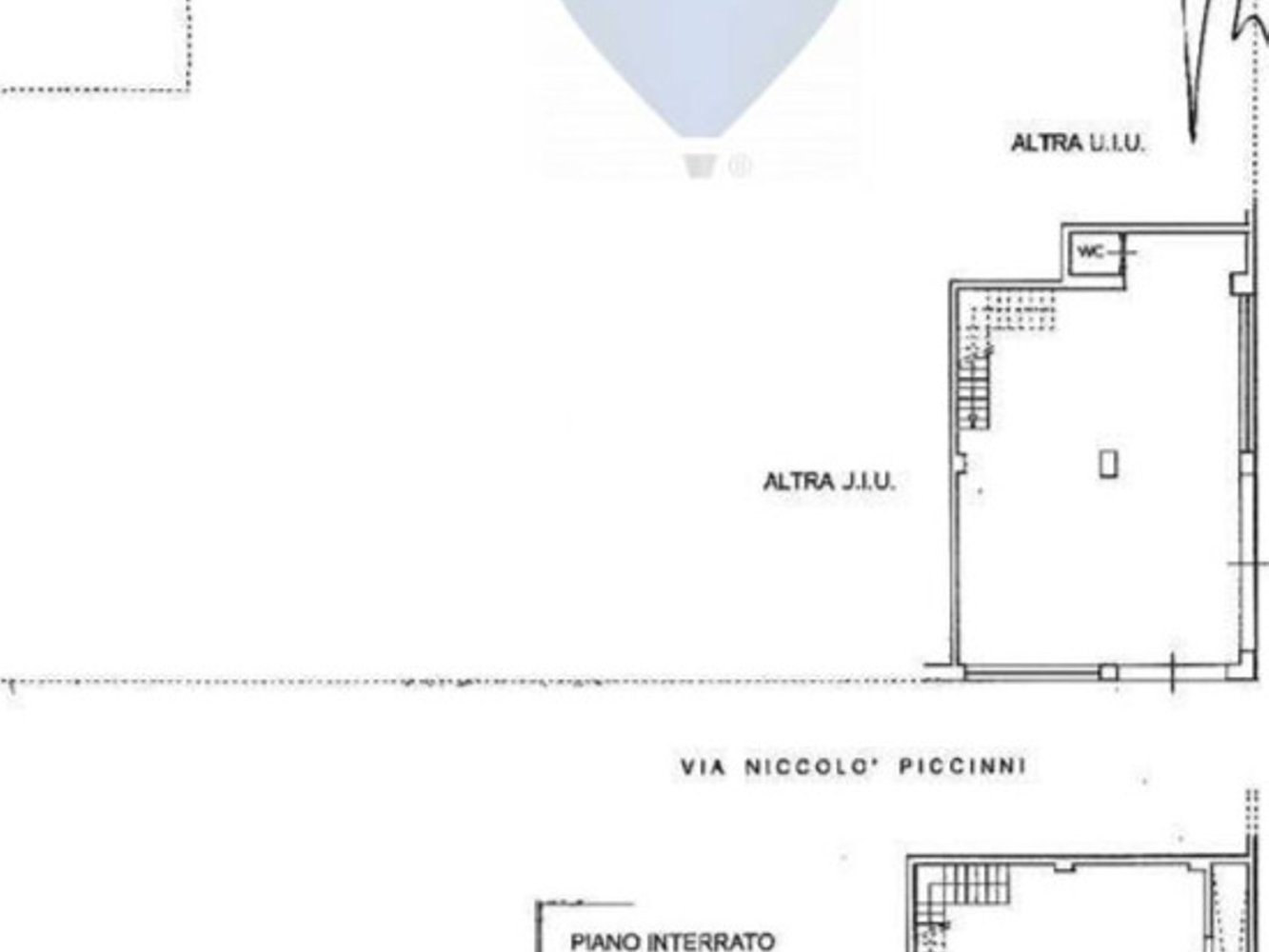 134m² Commercial property in Bari, Italy No. 346110