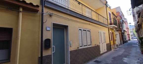 4 bedrooms Apartment in Nizza di Sicilia, Italy No. 325092 3