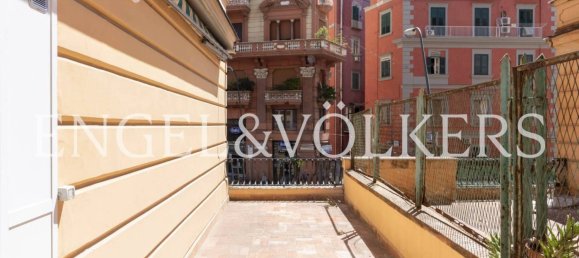 3 bedrooms Apartment in Naples, Italy No. 350047 40