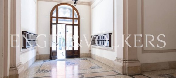 3 bedrooms Apartment in Naples, Italy No. 350047 3