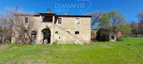 5 rooms House in Passignano sul Trasimeno, Italy No. 77528 4