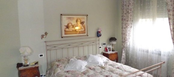 7 rooms Apartment in Poggibonsi, Italy No. 89608 8