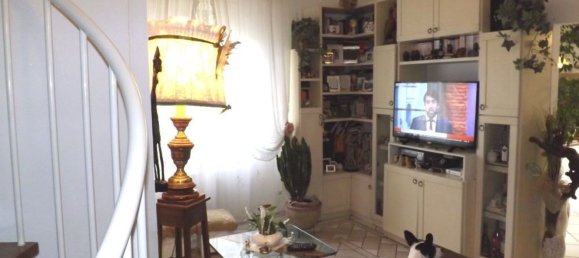 7 rooms Apartment in Poggibonsi, Italy No. 89608 5