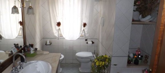 7 rooms Apartment in Poggibonsi, Italy No. 89608 13
