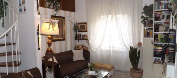 7 rooms Apartment in Poggibonsi, Italy No. 89608 4