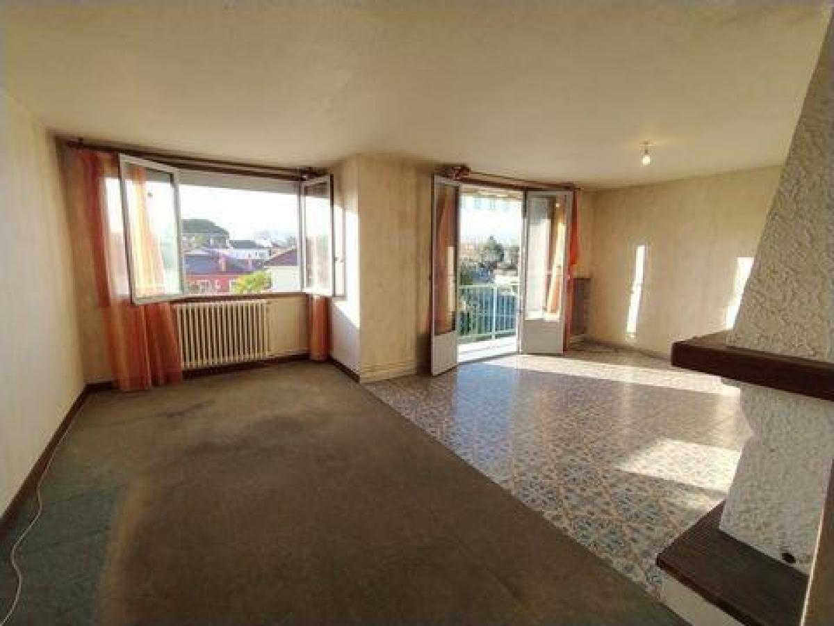 3 bedrooms Shop in Tarbes, France No. 20923