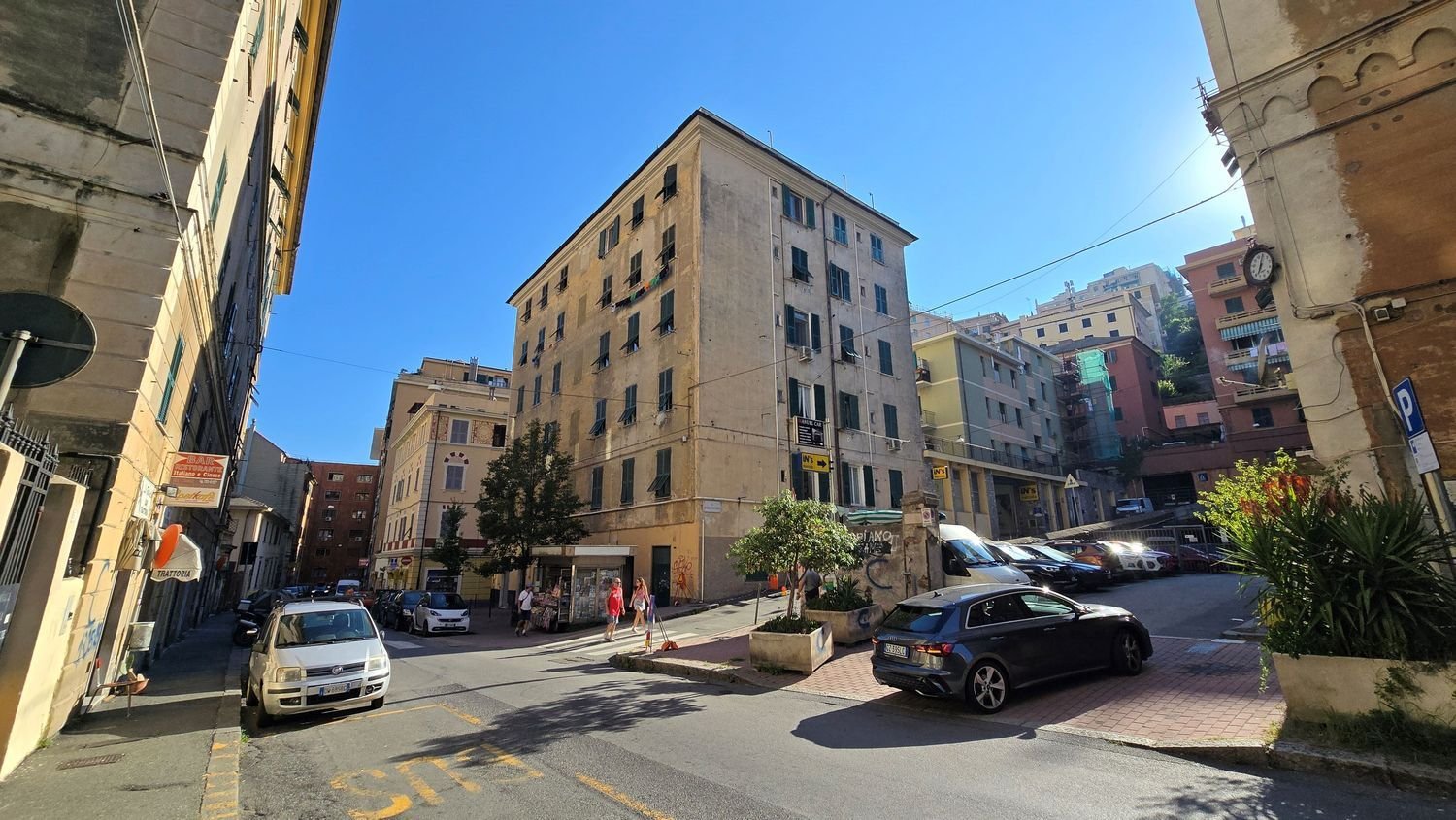 Propriété commerciale à Genoa, Italy 91m² No. 342436