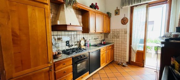 Casa de 7 habitaciónes en Prato, Italy No. 89837 37