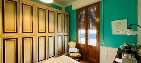 Casa de 7 habitaciónes en Prato, Italy No. 89837 22