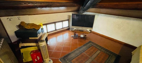 Casa de 7 habitaciónes en Prato, Italy No. 89837 42