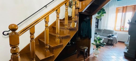 Casa de 7 habitaciónes en Prato, Italy No. 89837 11