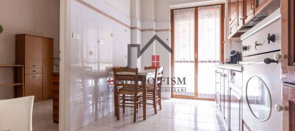 4 bedrooms Apartment in Rome, Italy No. 331116 6