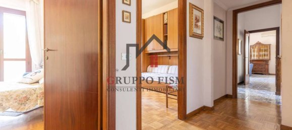 4 bedrooms Apartment in Rome, Italy No. 331116 14