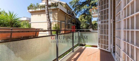 4 bedrooms Apartment in Rome, Italy No. 331116 10