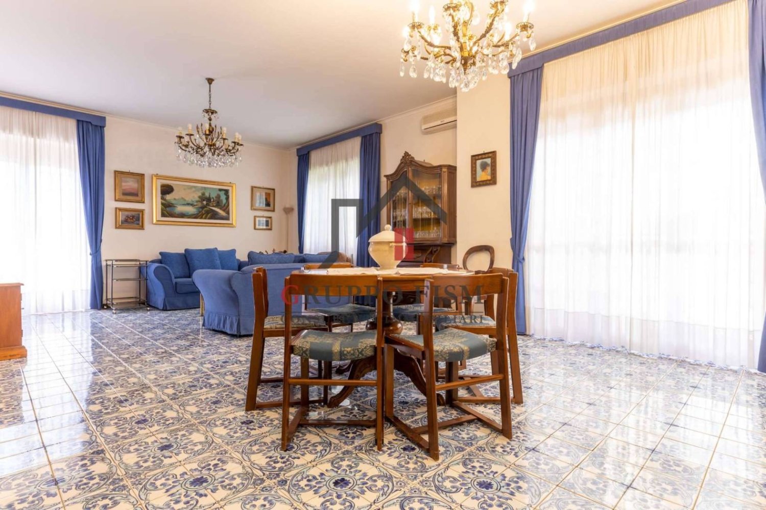 4 bedrooms Apartment in Rome, Italy No. 331116