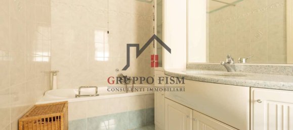 4 bedrooms Apartment in Rome, Italy No. 331116 24