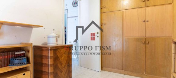 4 bedrooms Apartment in Rome, Italy No. 331116 7