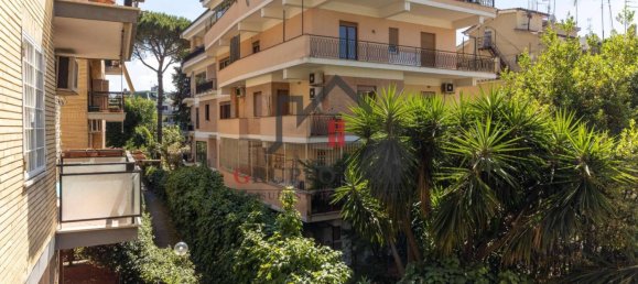 4 bedrooms Apartment in Rome, Italy No. 331116 11