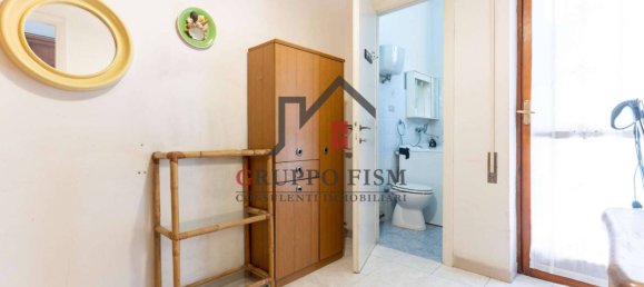 4 bedrooms Apartment in Rome, Italy No. 331116 8