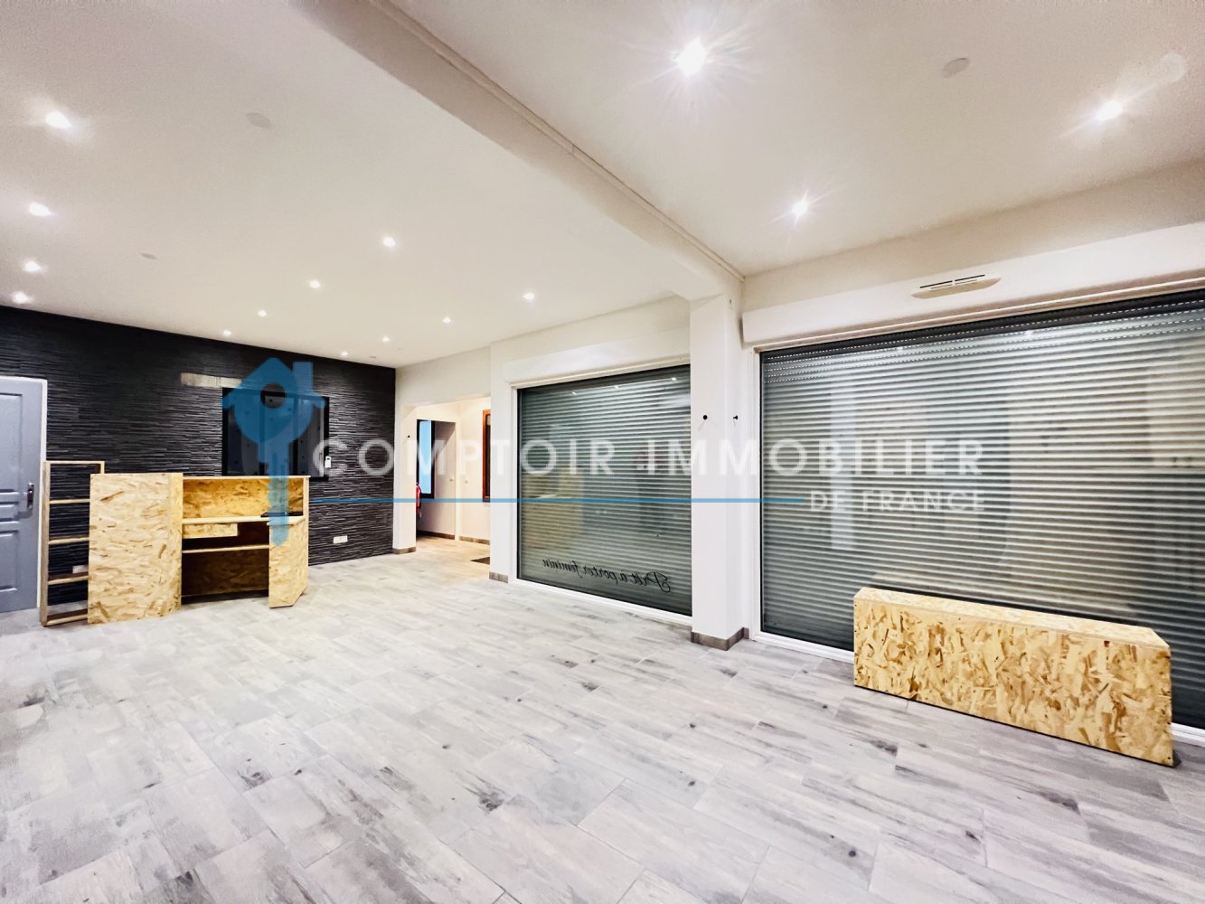 Gewerbliche Immobilie in Auneau, France 49m², Nr. 43847