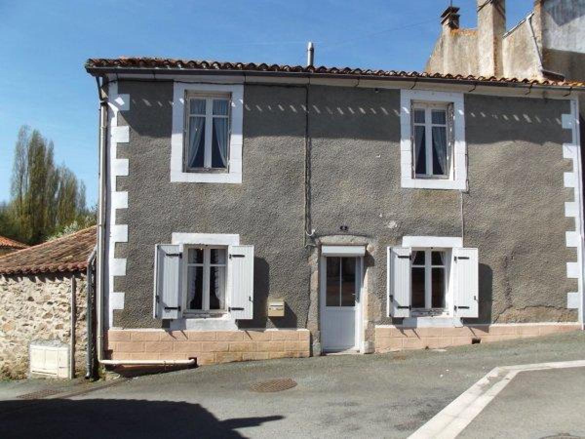 2 bedrooms House in Adilly, France No. 22795
