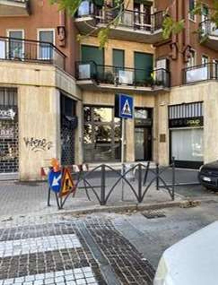 3غرفة شقة في Cinisello Balsamo, Italy رقم 226876