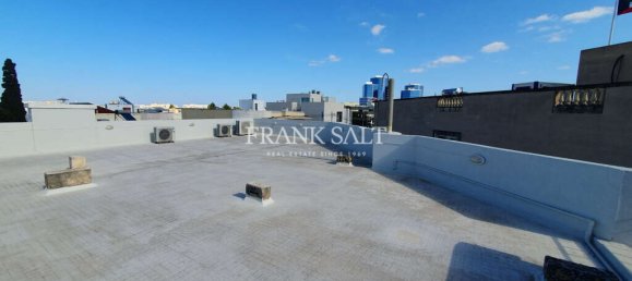 4 bedrooms Villa in Balzan, Malta No. 11449 9