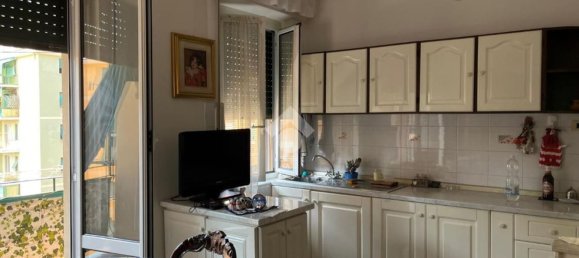 4 bedrooms Apartment in Genoa, Italy No. 318484 8