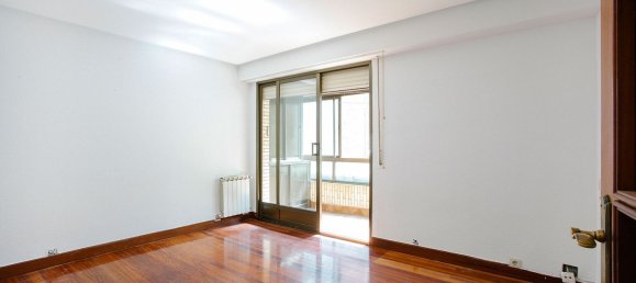Apartamento de 3 dormitorios en Comunidad Autónoma Vasca, Spain No. 146336 3