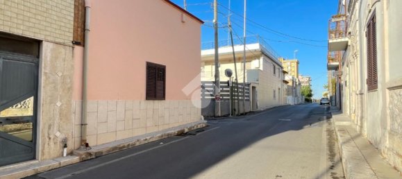 2 bedrooms Apartment in Bari, Italy No. 300024 4