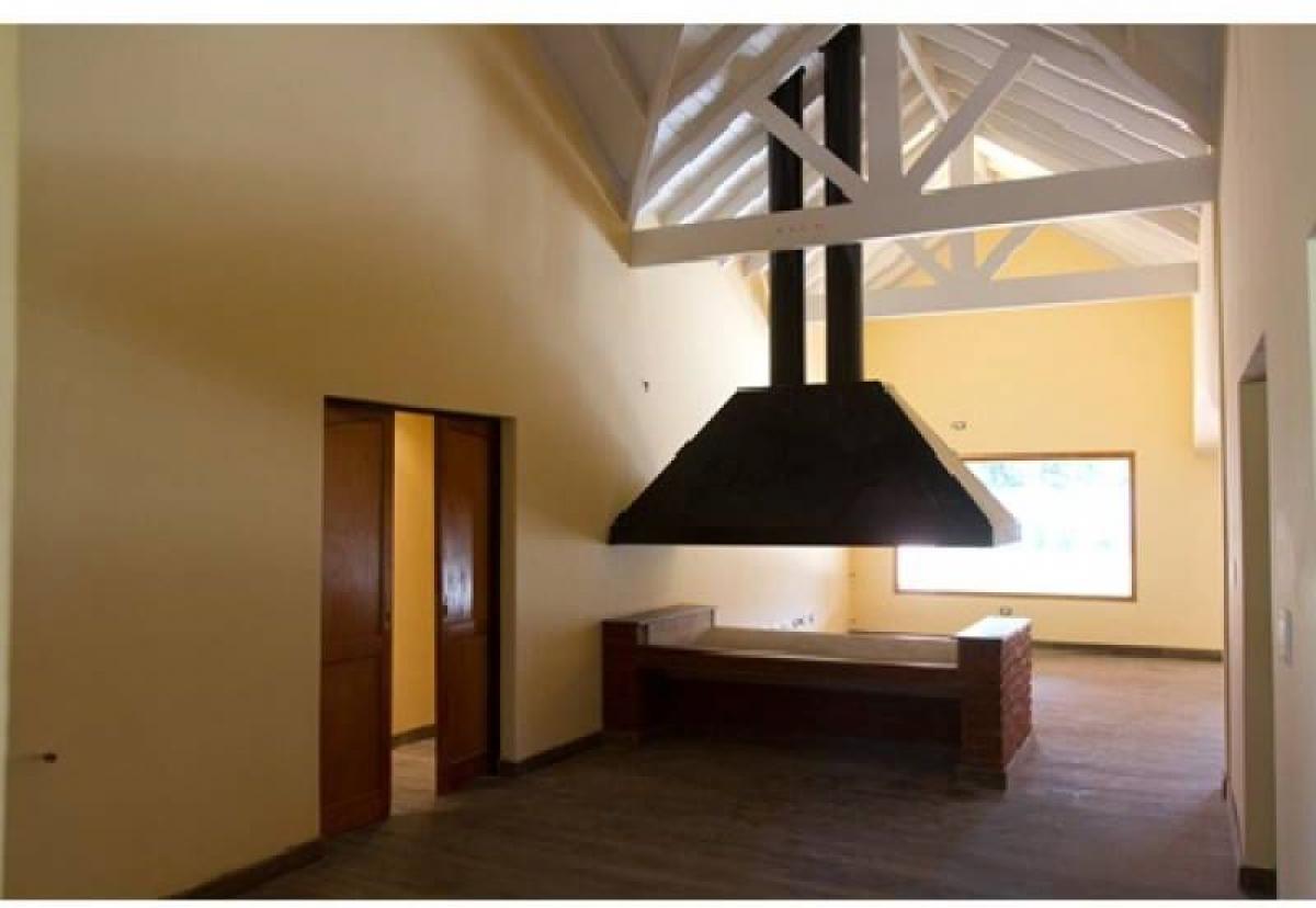 4 غرف نوم منزل في Pilar, Argentina رقم 16841