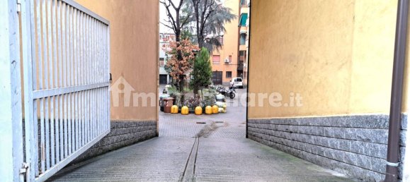 3 rooms Commercial property in Sesto San Giovanni, Italy No. 141128 4