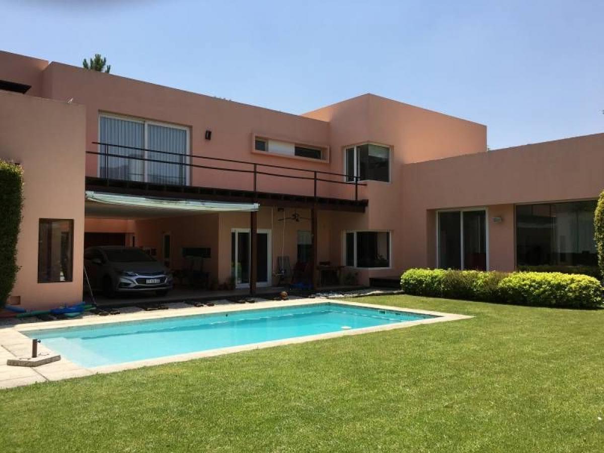 Casa T4 em Tigre, Argentina N.º 770