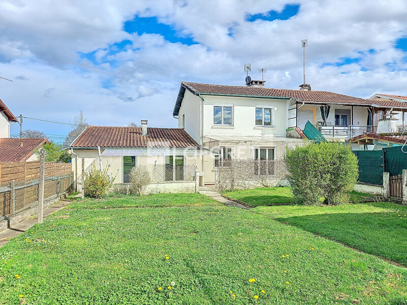 4 chambres Maison à Orthez, France No. 107646