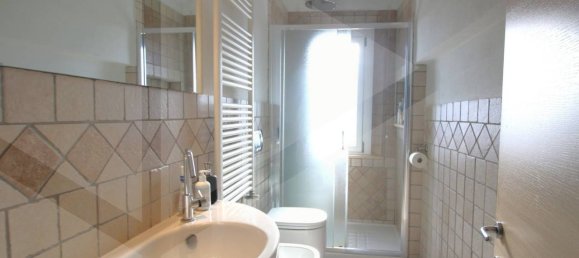 4 rooms House in Pisa, Italy No. 22147 11