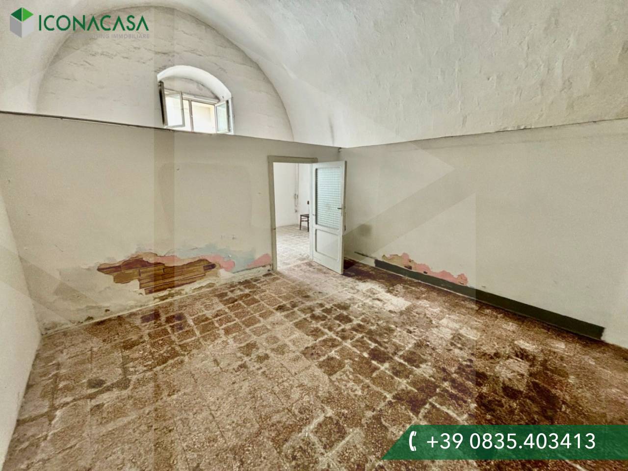 Casa de 5 habitaciónes en Matera, Italy No. 22688