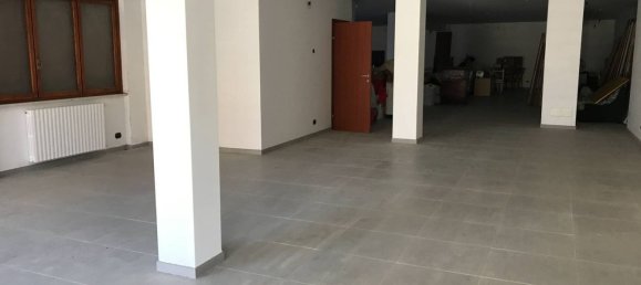 Gewerbliche Immobilie in Vasto, Italy 200m², Nr. 149539 4