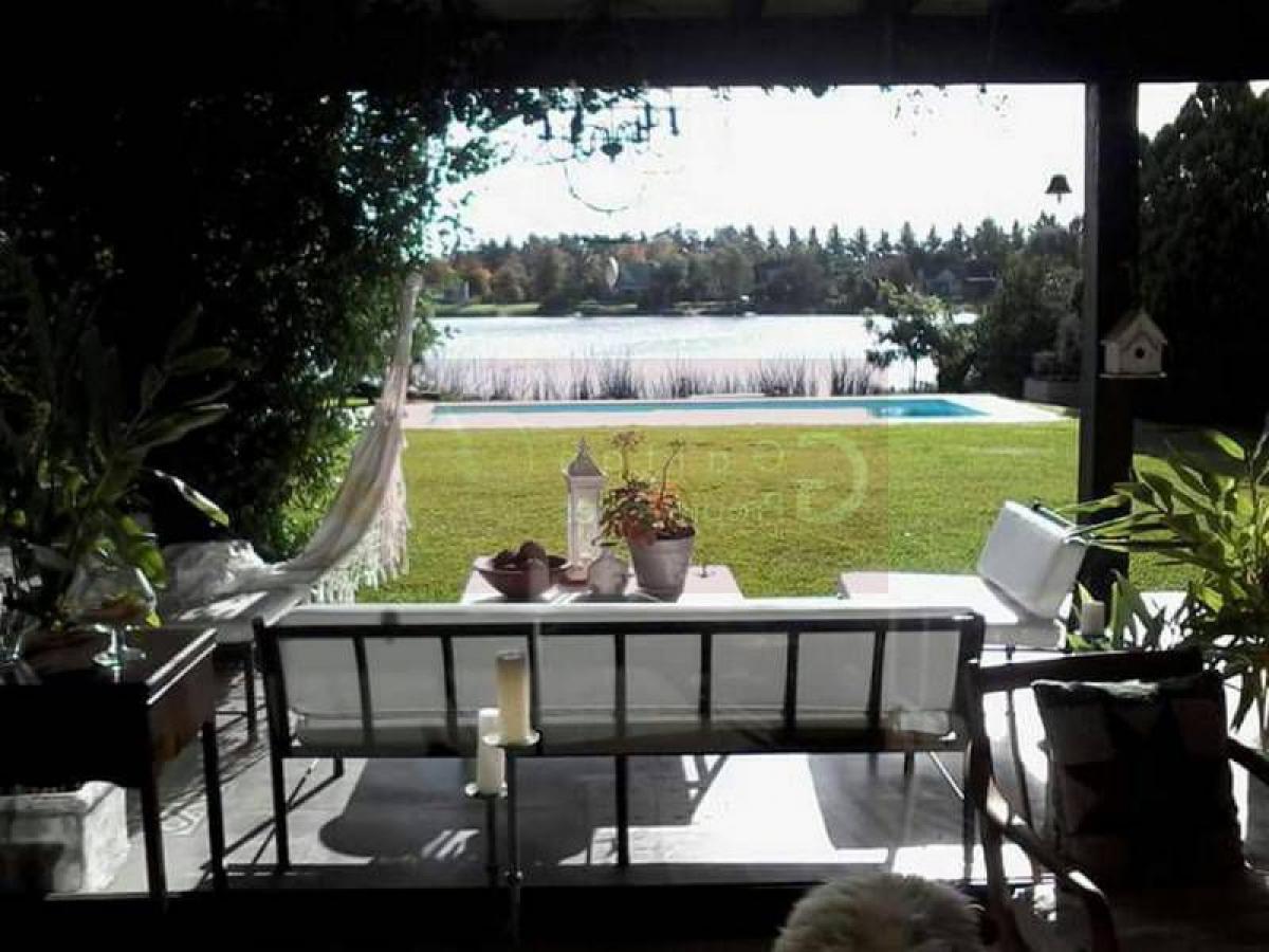 3 bedrooms House in Tigre, Argentina No. 5201