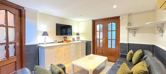 4 bedrooms Villa in Estepona, Spain No. 23621 16