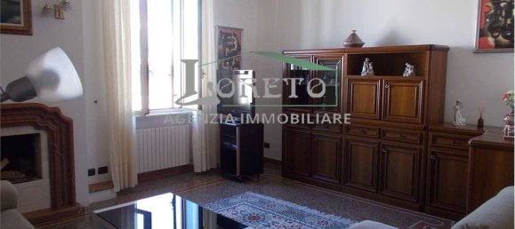 Apartamento de 4 dormitorios en Rapallo, Italy No. 372898 4