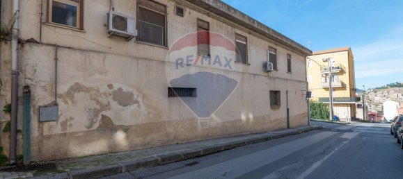 5 rooms Apartment in Caltagirone, Italy No. 79067 36